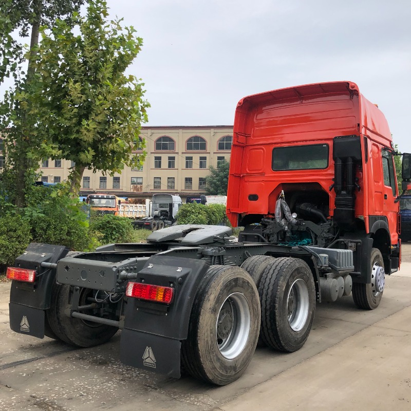 Тягач Howo с высокой крышей