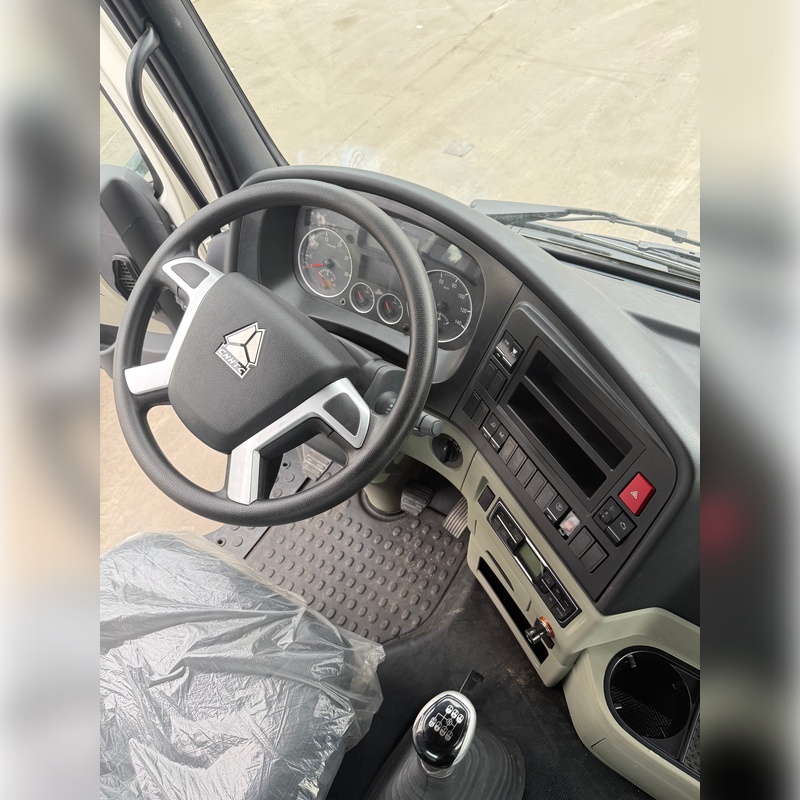 شاحنة جرار ساينوتروك هاو NX 4x2 مستعملة