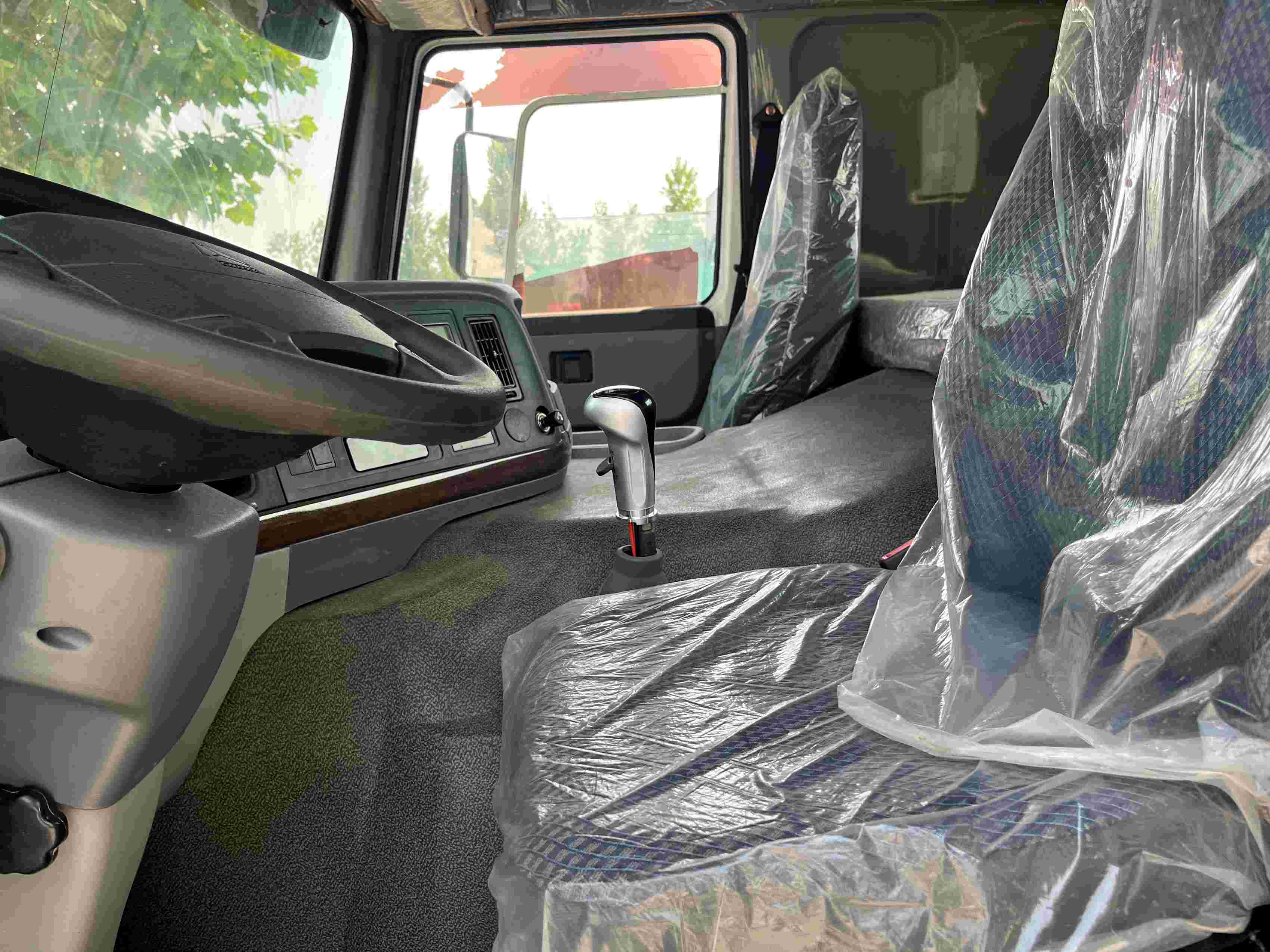 HOWO 6X6 Used Tractor Truck