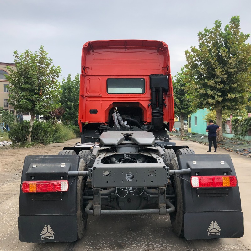 Тягач Howo с высокой крышей