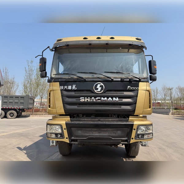 شاحنة قلابة مستعملة من طراز شاكمان F3000 6X4