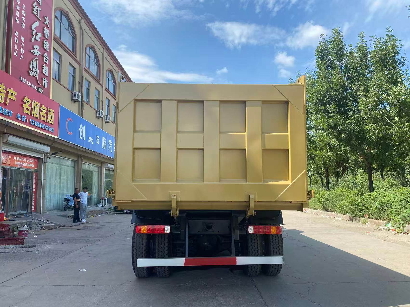 SHACMAN 8x4 Yük Maşını