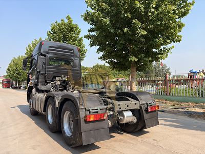 460 HP Tractor Truck