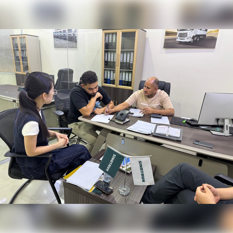 Camião tractor Sinotruk Hohan usado