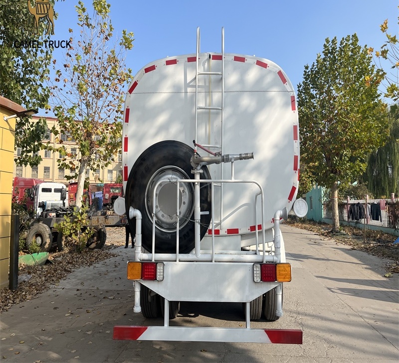 Camión cisterna de agua Howo