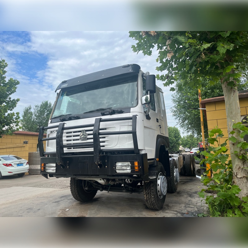 Б/у шасси грузового автомобиля Howo 8x4