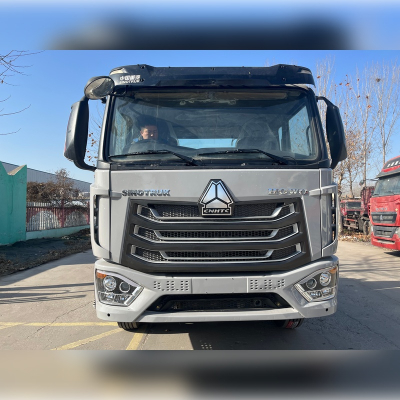 İstifadə olunmuş HOWO 10 Təkərli Traktor