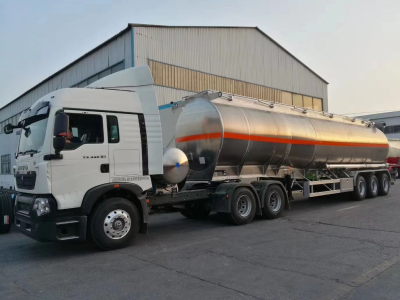 მეორადი HOWO ტრაქტორული სატვირთო მანქანები და 3-ღერძიანი ტანკერი ნახევრადმისაბმელი