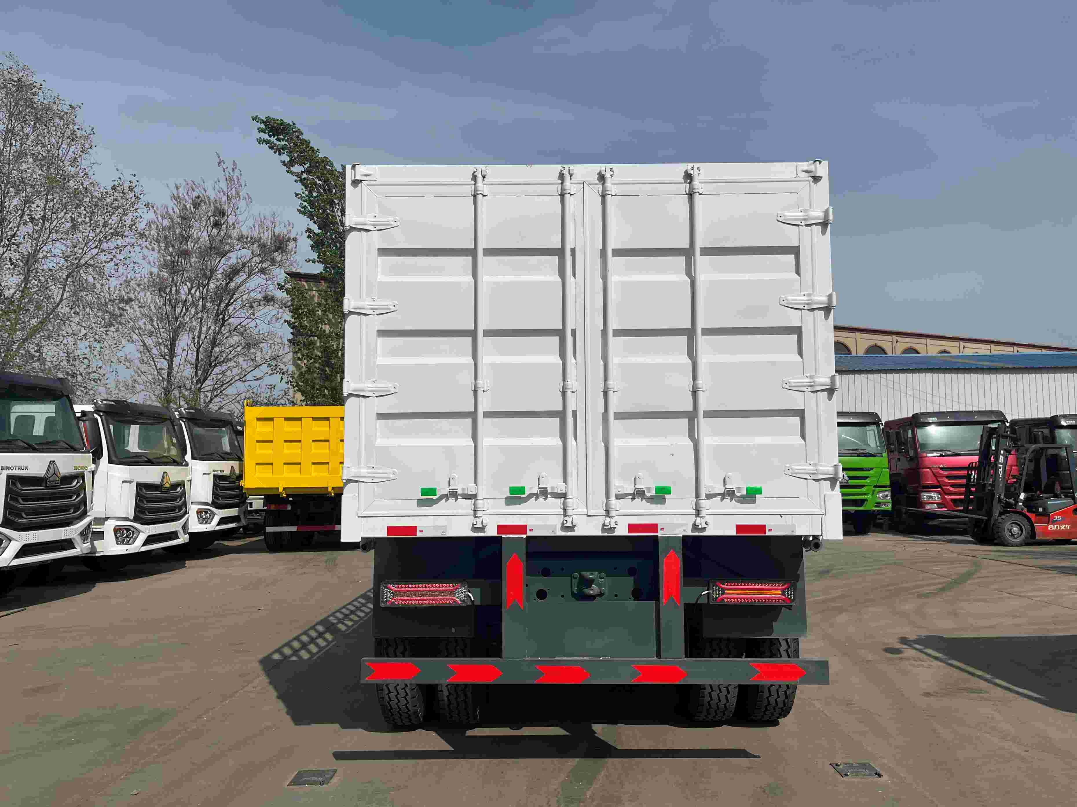 Camião de carga HOWO