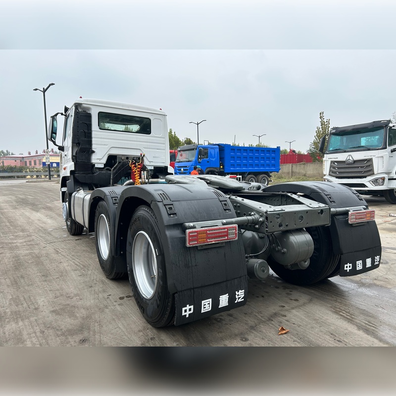 İstifadə olunmuş Sinotruk Howo NX 6x4 Traktor Yük Maşını