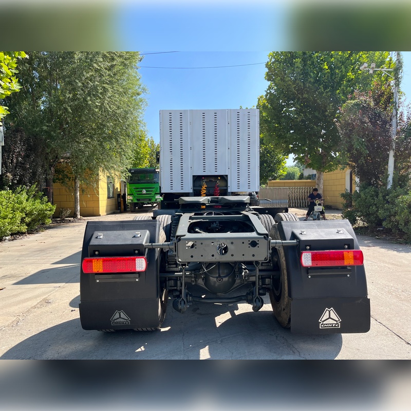 Camión tractor Howo CNG