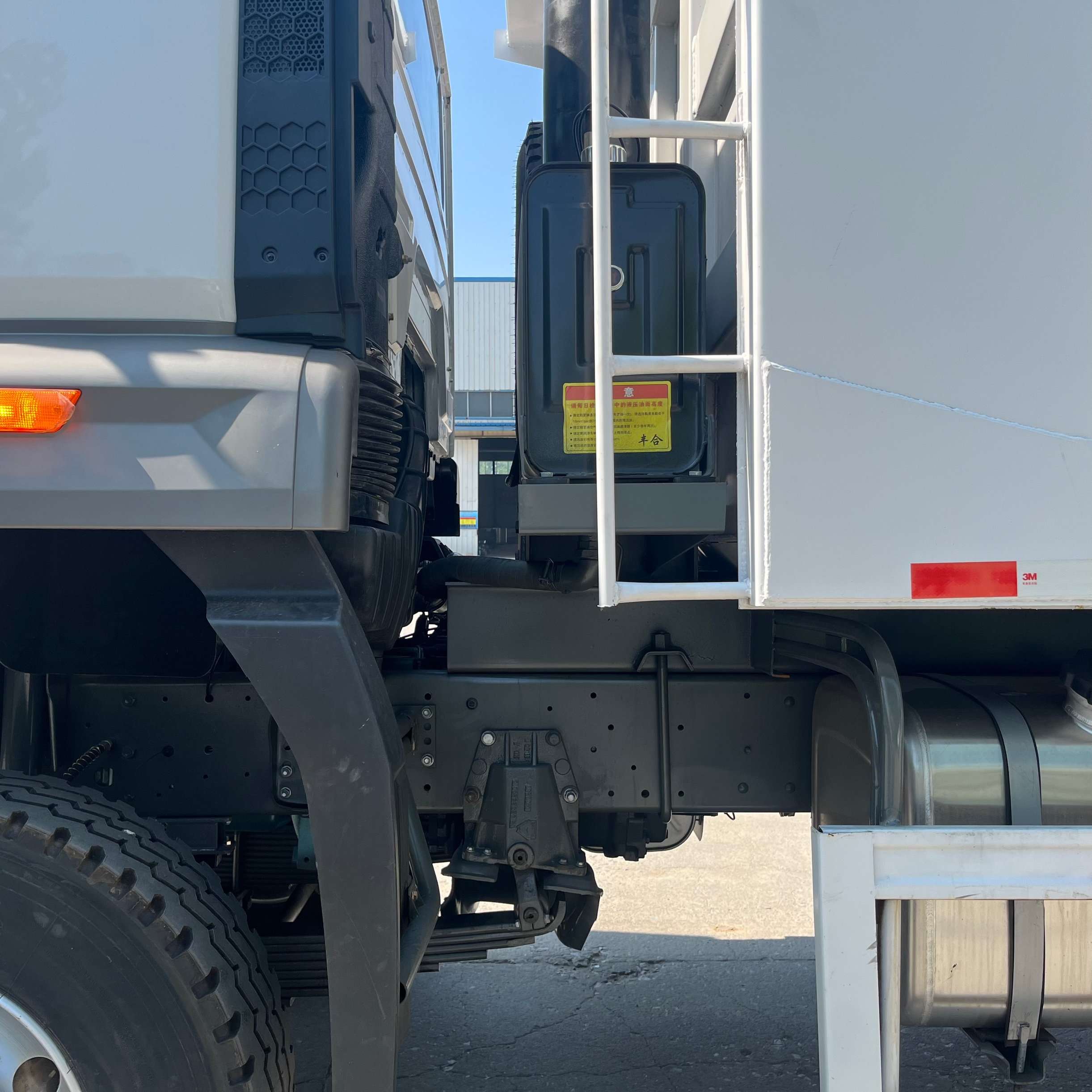 Camião basculante hohan 6x4