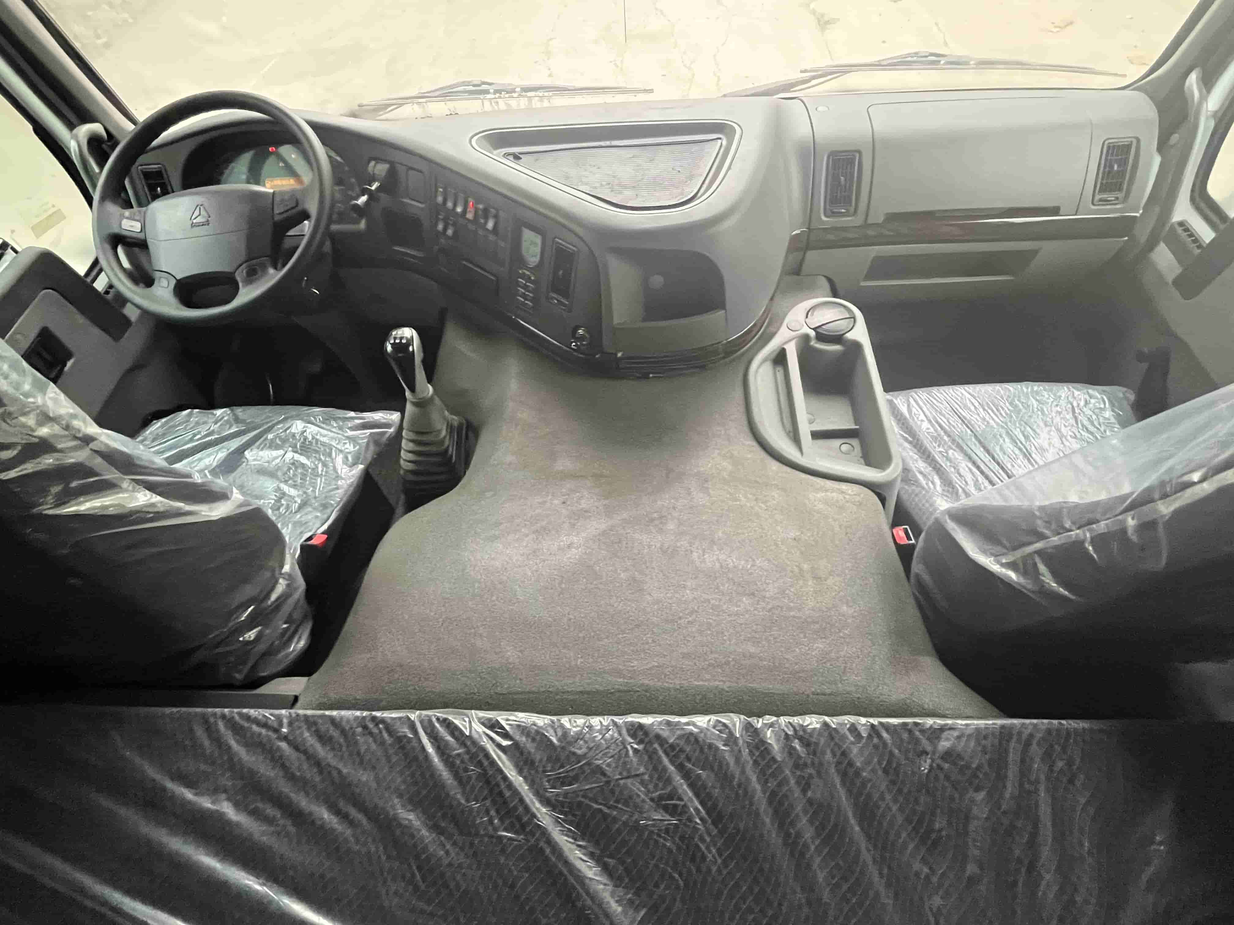 شاحنة قلابة HOWO TX 6x4