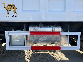 شاحنة قلابة مستعملة من نوع Howo NX 10 بإطارات