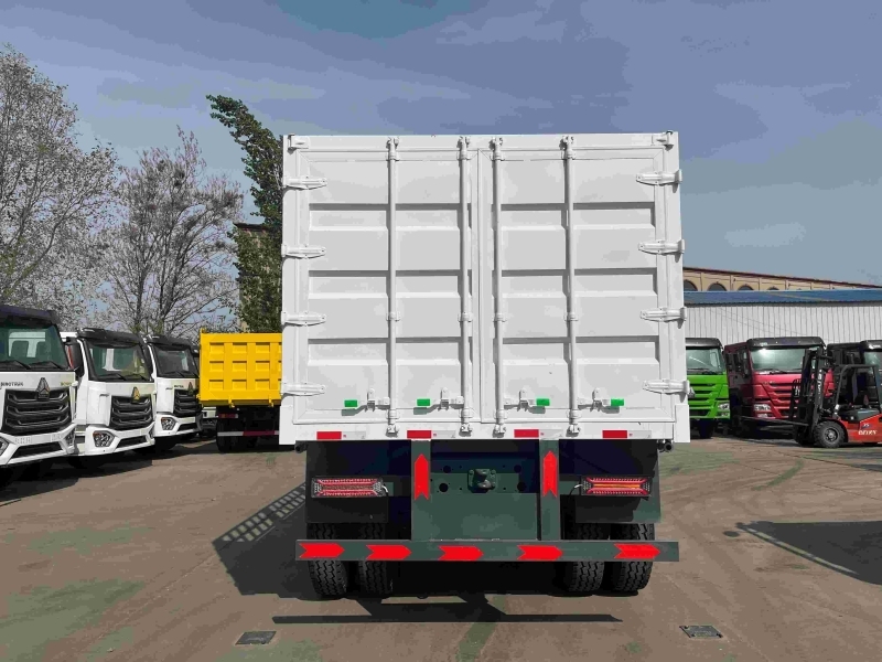 Camião de carga HOWO 371/375