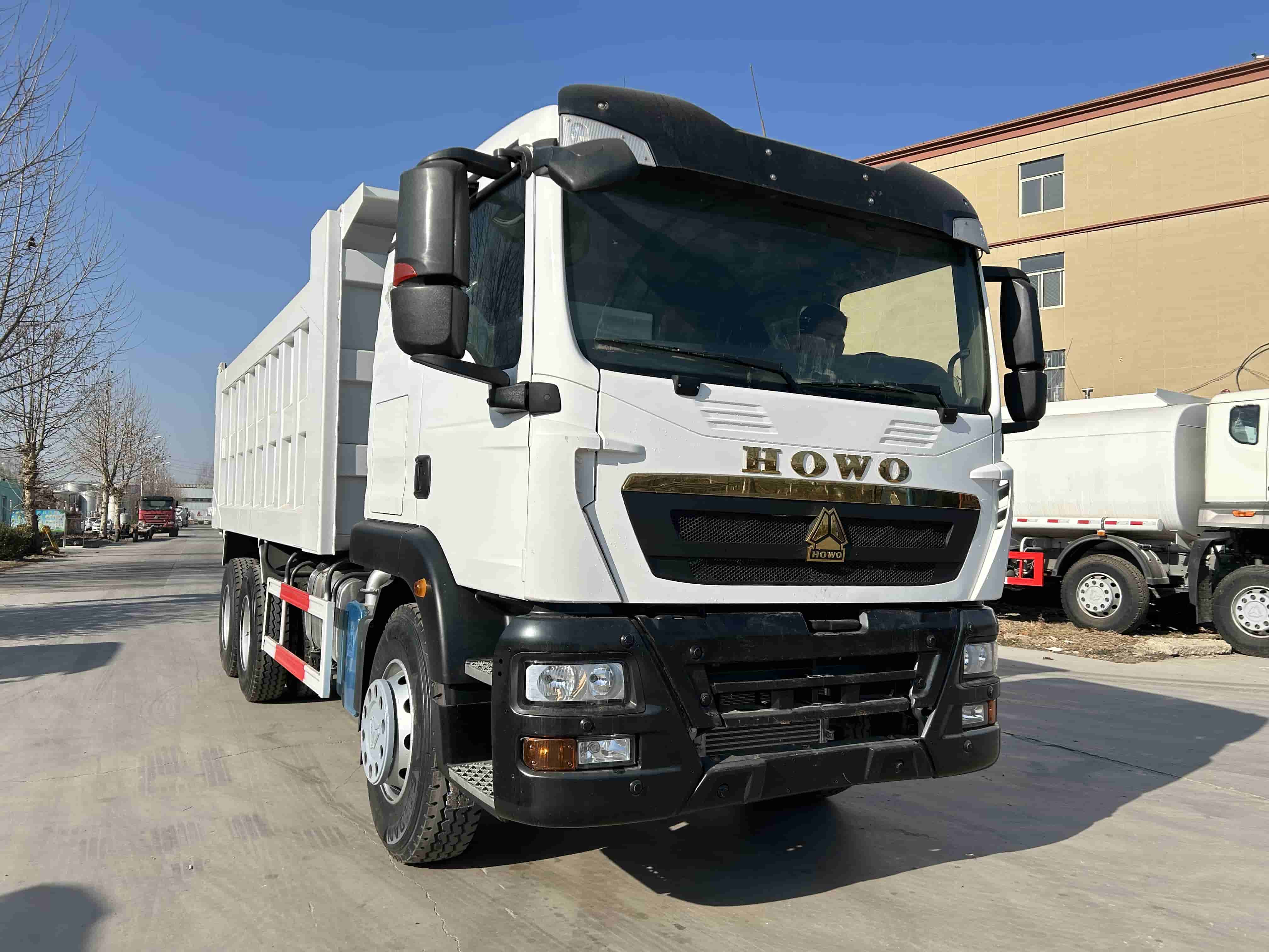 شاحنة قلابة HOWO TX 6x4