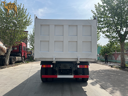 Howo 12 Tires Tipper Truck