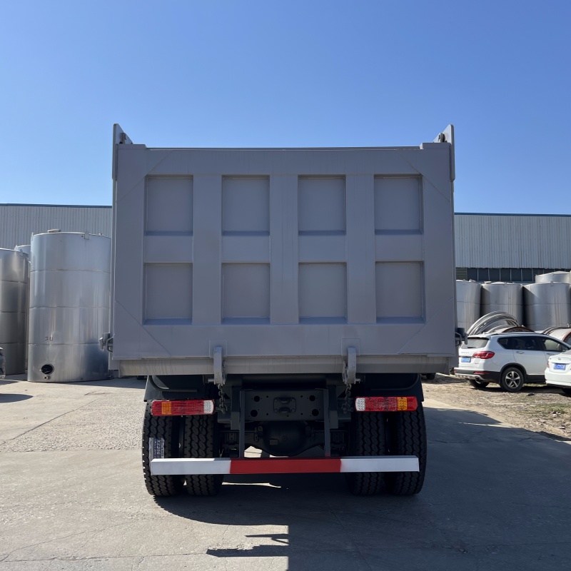 Camion à benne basculante d’occasion Howo