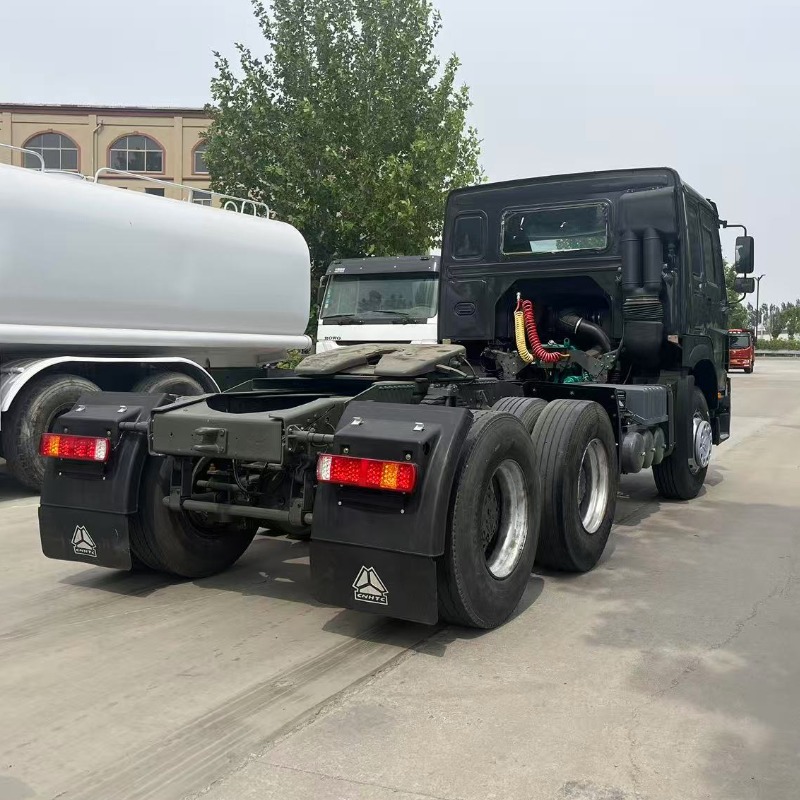 İstifadə olunmuş Howo 10 Təkər Yük Maşının Başlığı