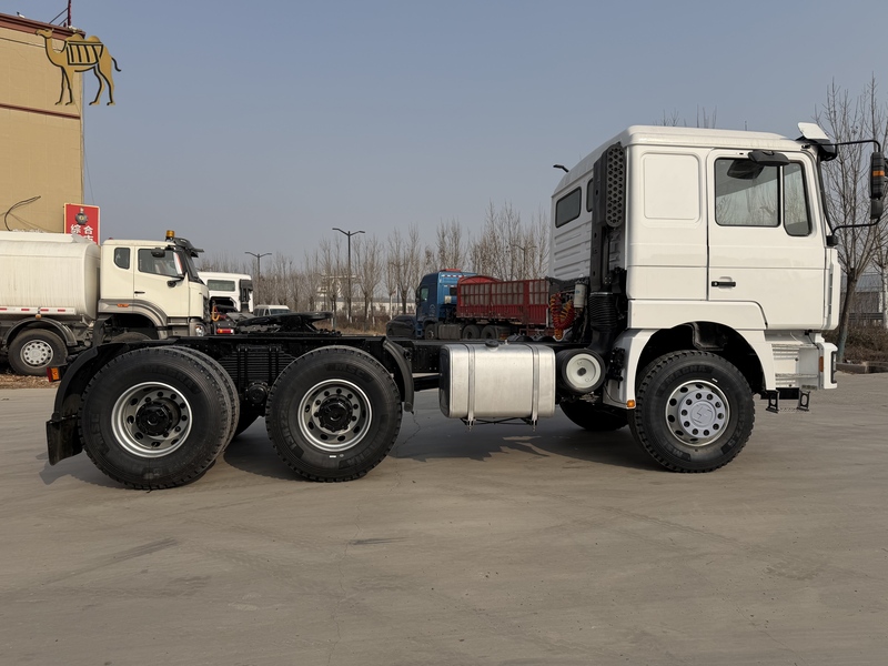 İstifadə olunmuş Shacman F3000 6×4 yük maşını başlığı