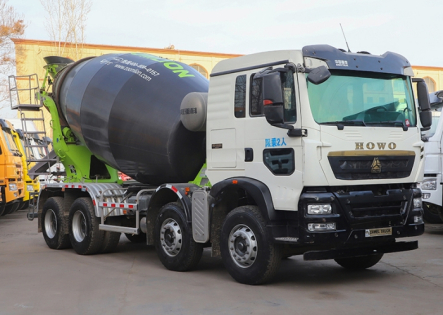 Los clientes que tienen la intención de comprar Howo Concrete Mixer Truck Visiten nuestra empresa para discutir el proceso de cooperación