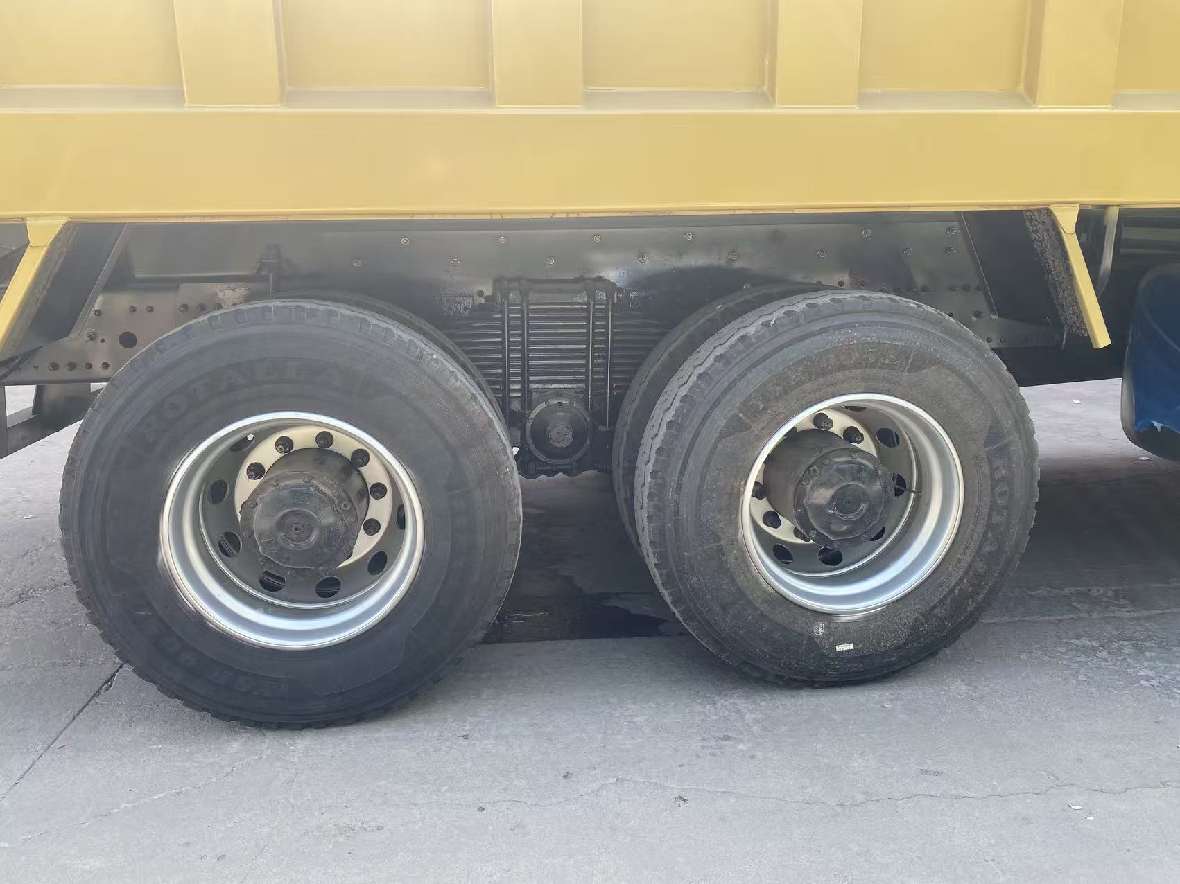 SHACMAN 8x4 Yük Maşını