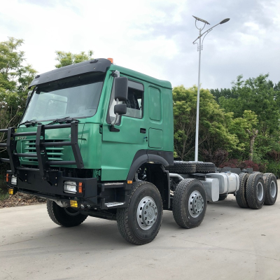 Camião basculante HOWO 8X4 com chassis de camião