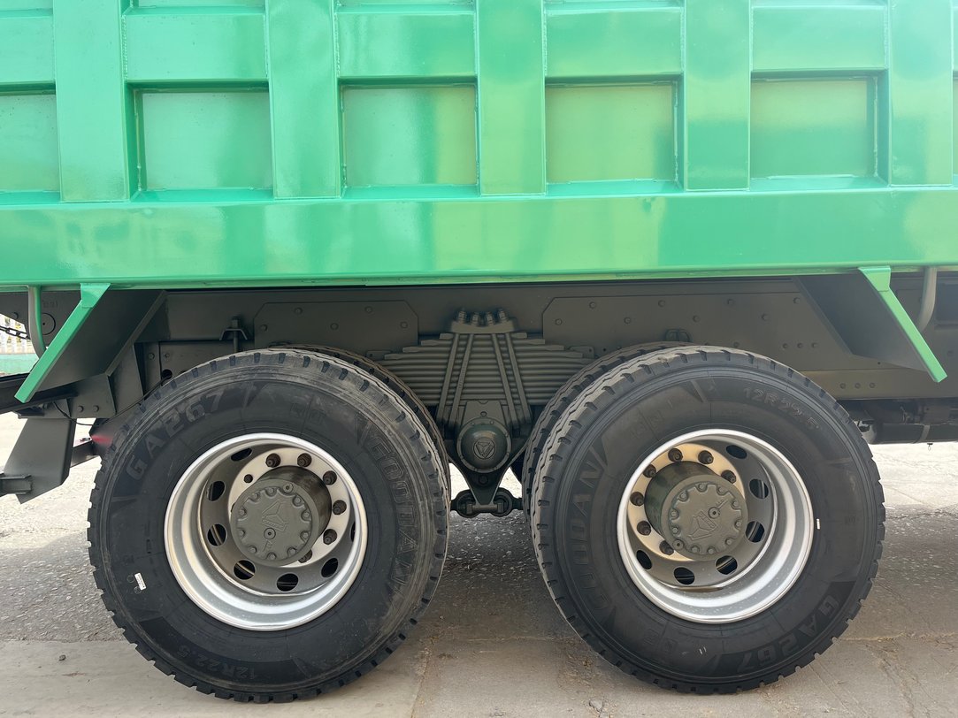 Camión volquete HOWO 6x4 de serie