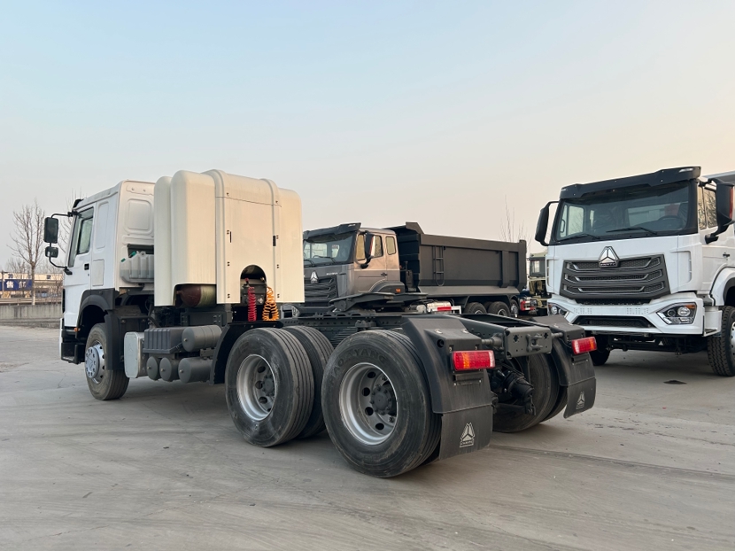 Camión tractor HOWO 6X4