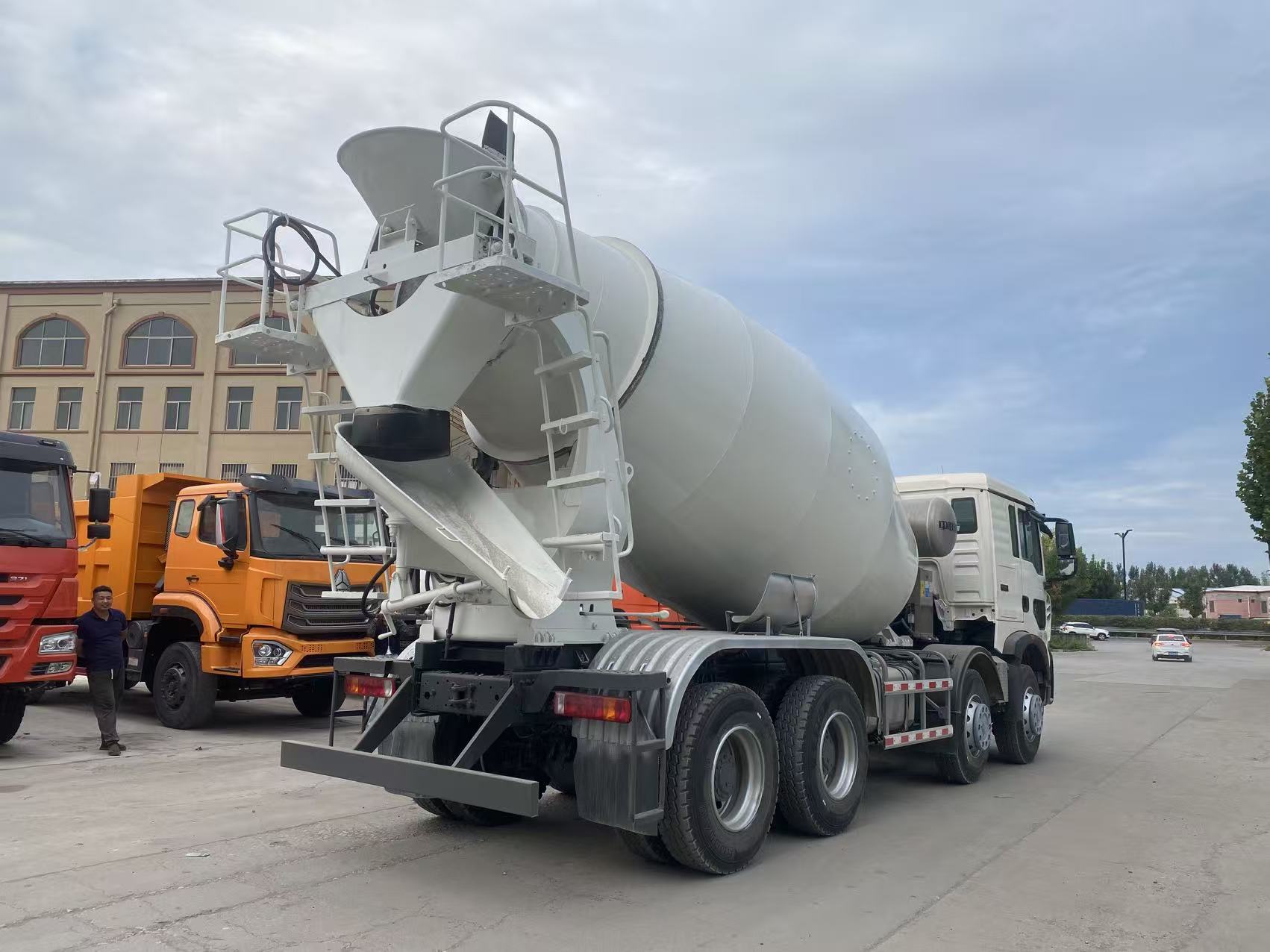 Howo TX Beton Qarışdırıcı Yük Maşını