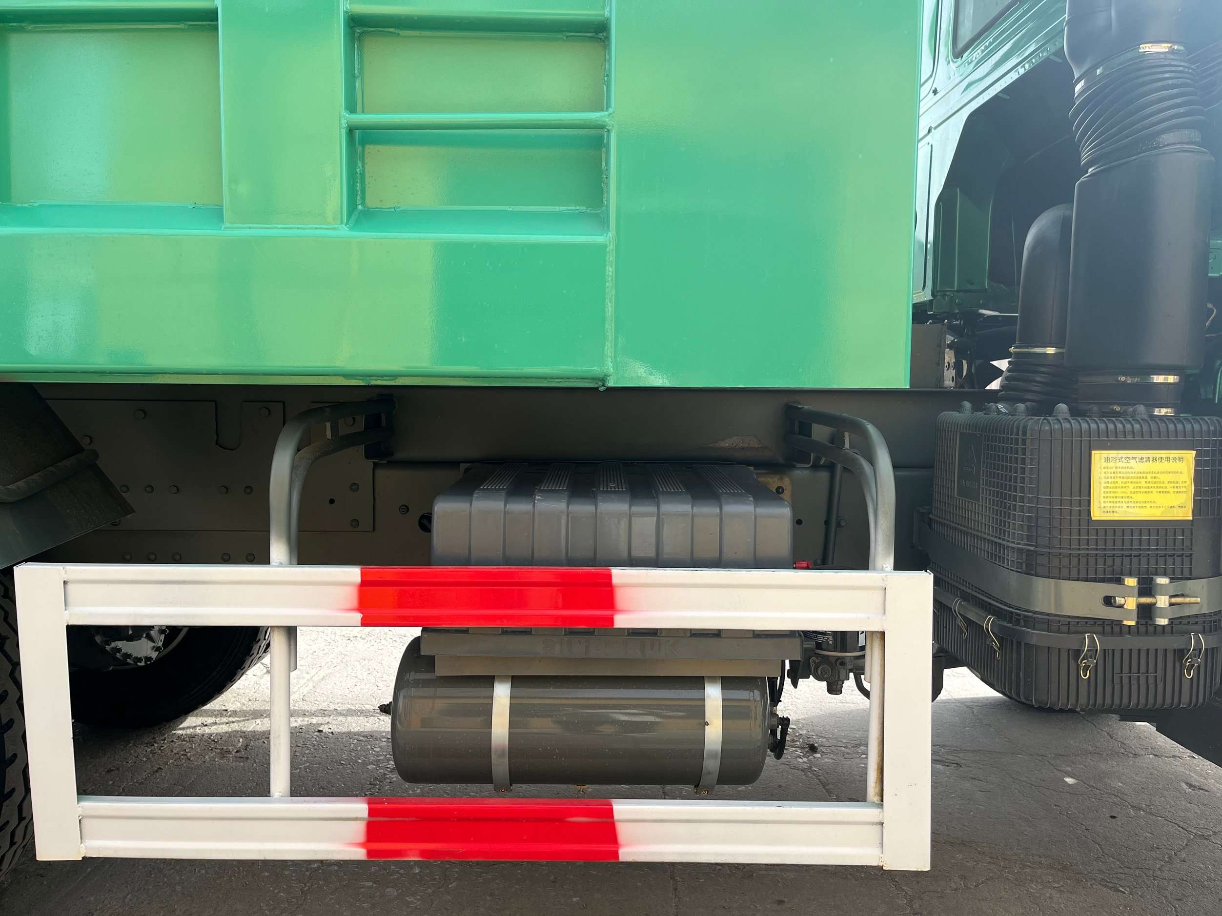 Camión volquete SINOTRUK en stock