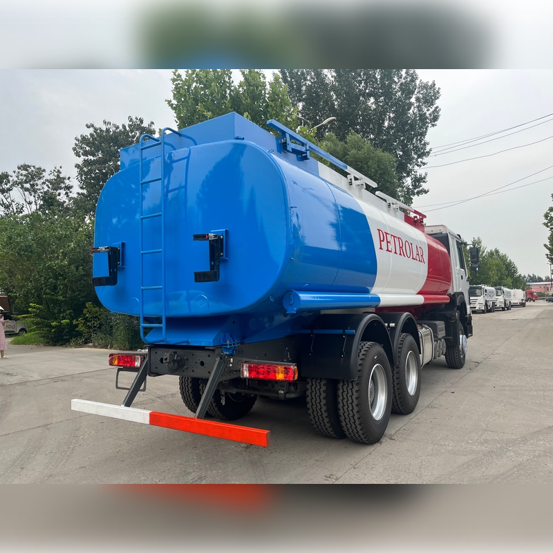 Camião-cisterna de combustível Howo 20000L usado