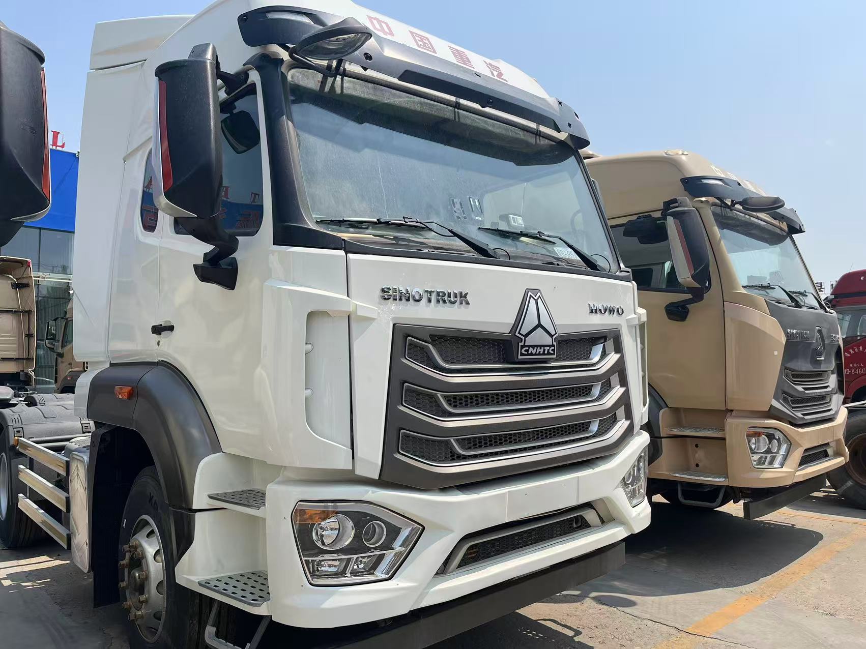 მეორადი Sinotruk Howo NX Hohan 4x2 ტრაქტორი