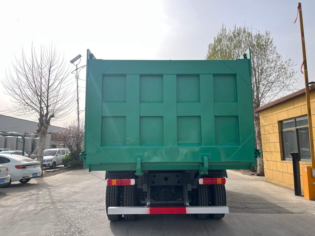 Camión volquete HOWO 6x4 de serie