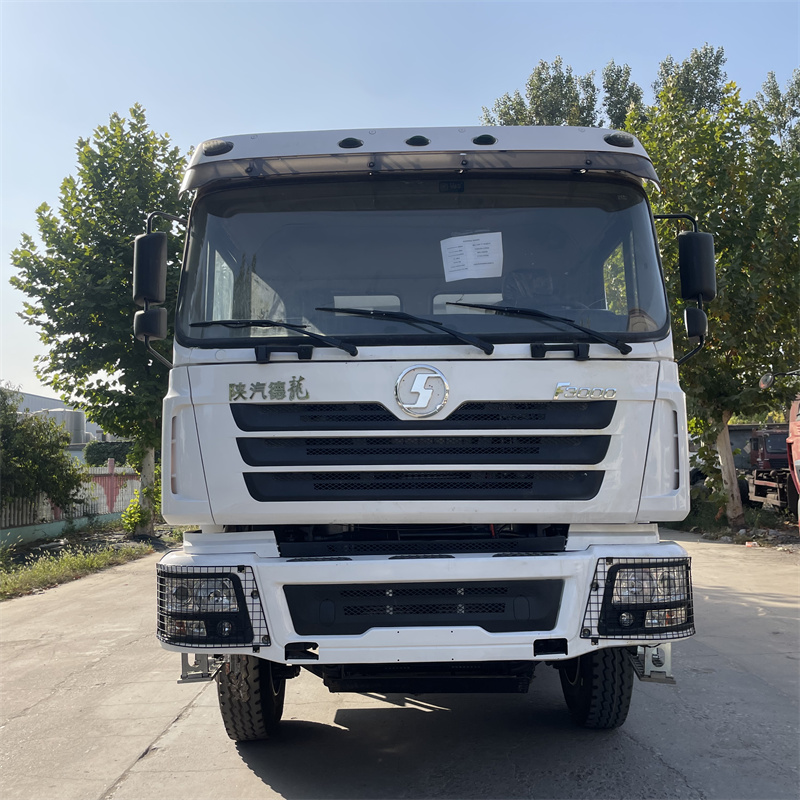 Camion à benne basculante