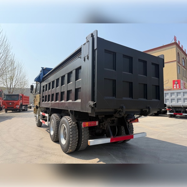 شاحنة قلابة مستعملة من طراز شاكمان F3000 6X4