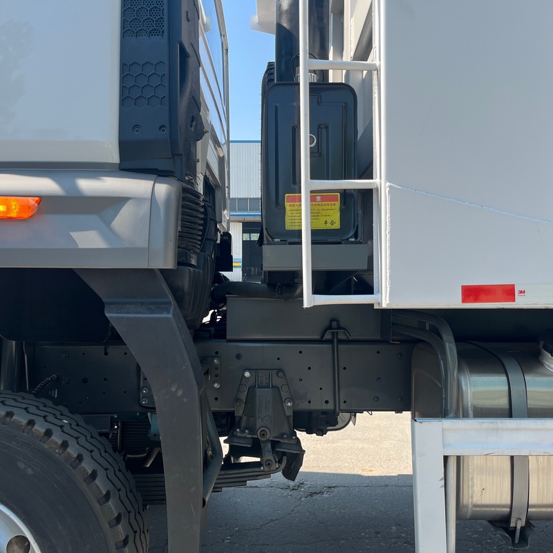 Б/у самосвал HOWO NX 371 6x4