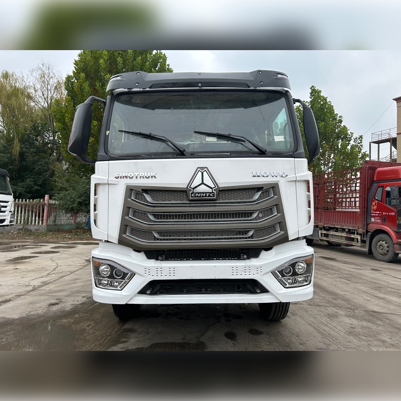İstifadə olunmuş Sinotruk Howo NX 6x4 Traktor Yük Maşını