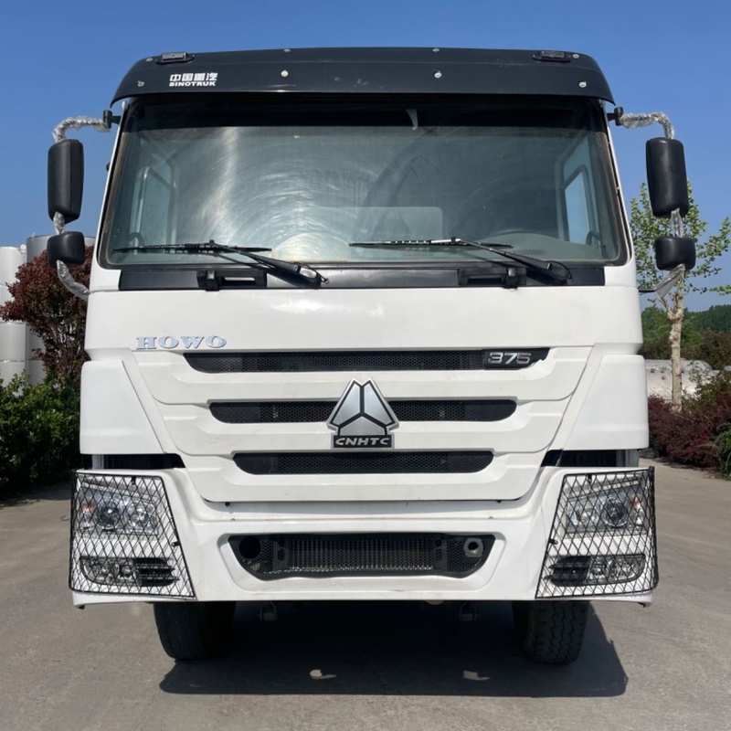 Грузовик для заправки HOWO