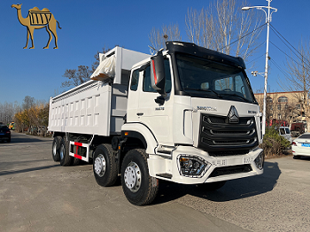 شاحنة قلابة مستعملة من نوع Howo NX 10 بإطارات