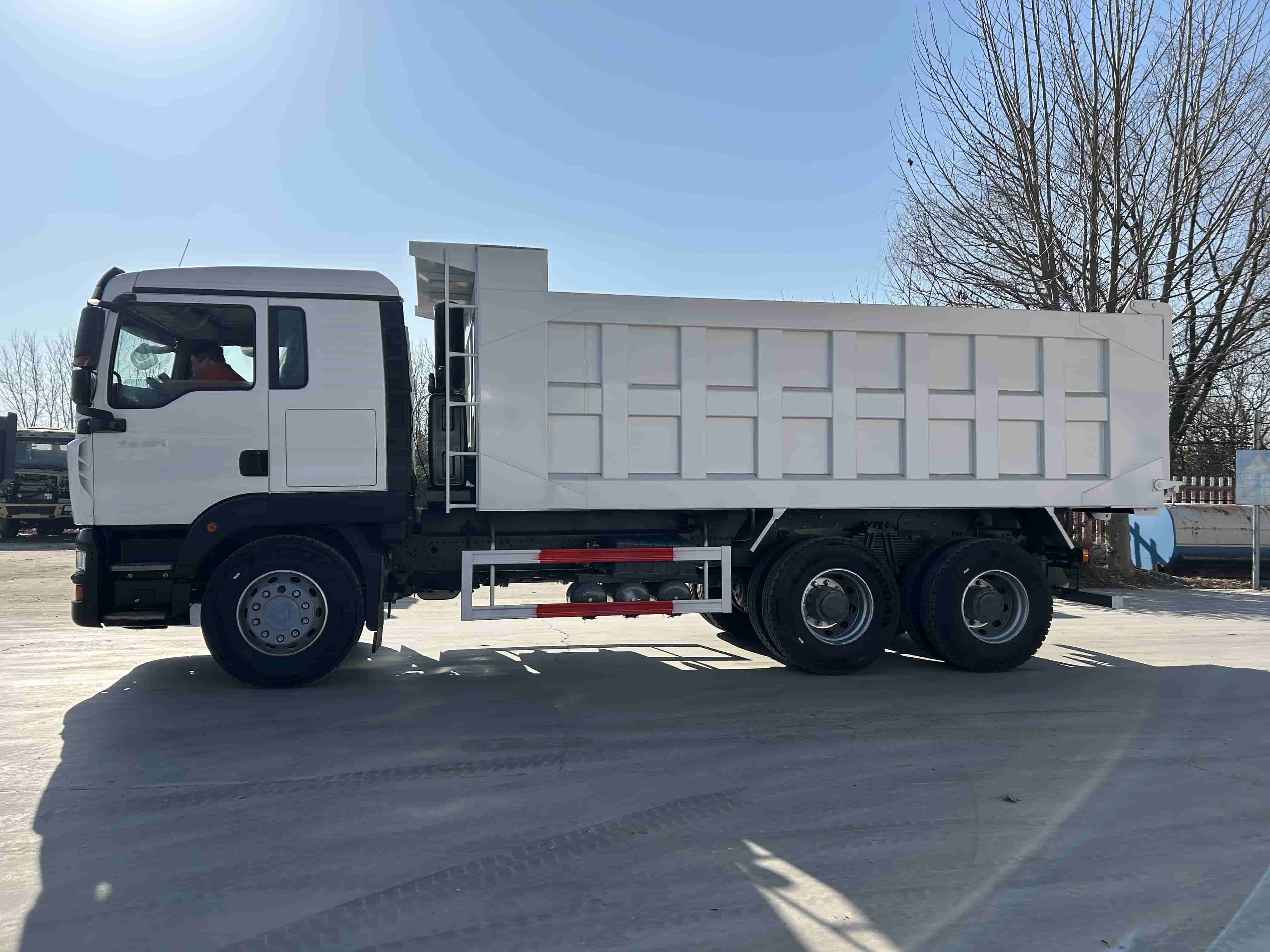 شاحنة قلابة HOWO TX 6x4