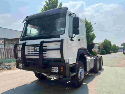 Trator HOWO 6X6 usado