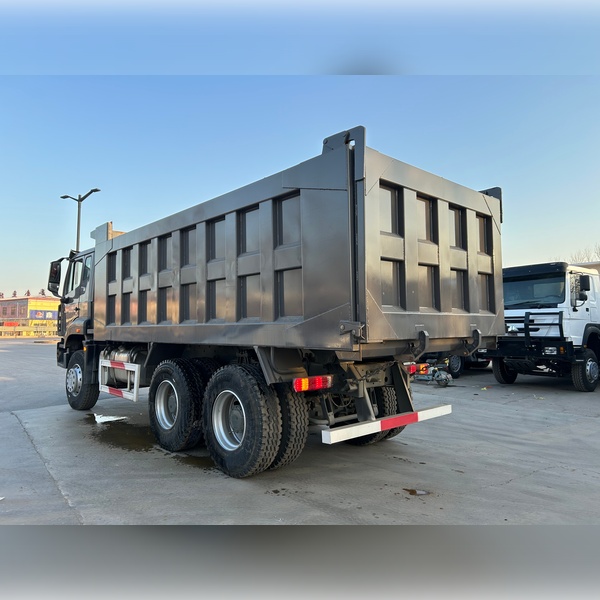 شاحنة قلابة HOWO NX 6×4