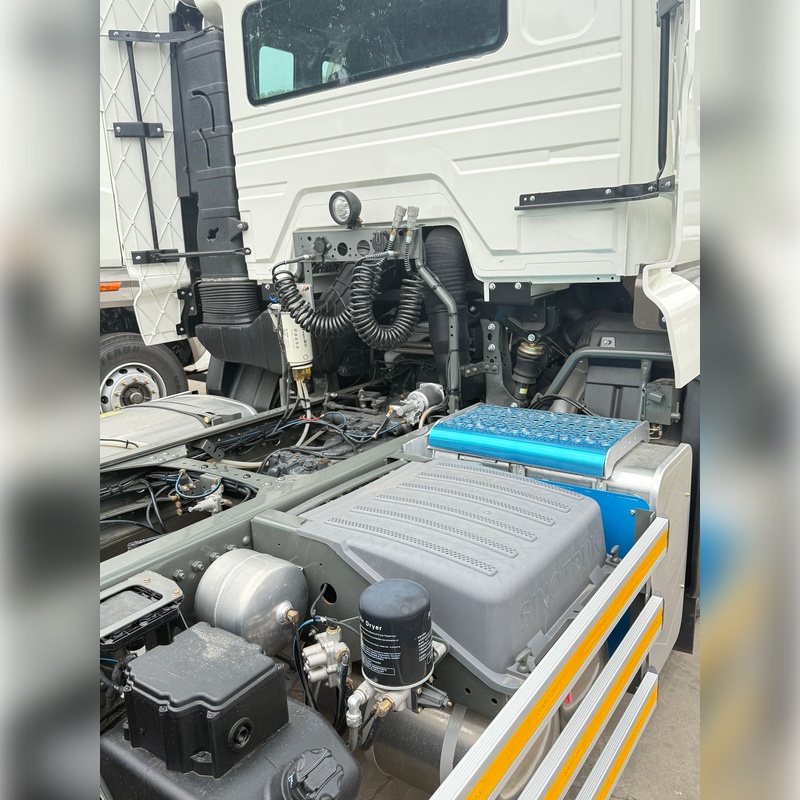 شاحنة جرار ساينوتروك هاو NX 4x2 مستعملة