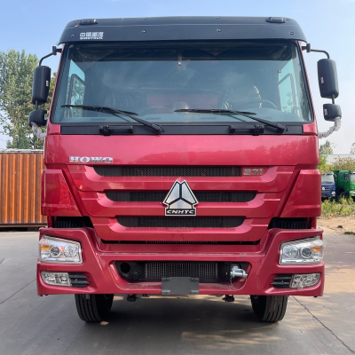 Camión volcado usado Howo