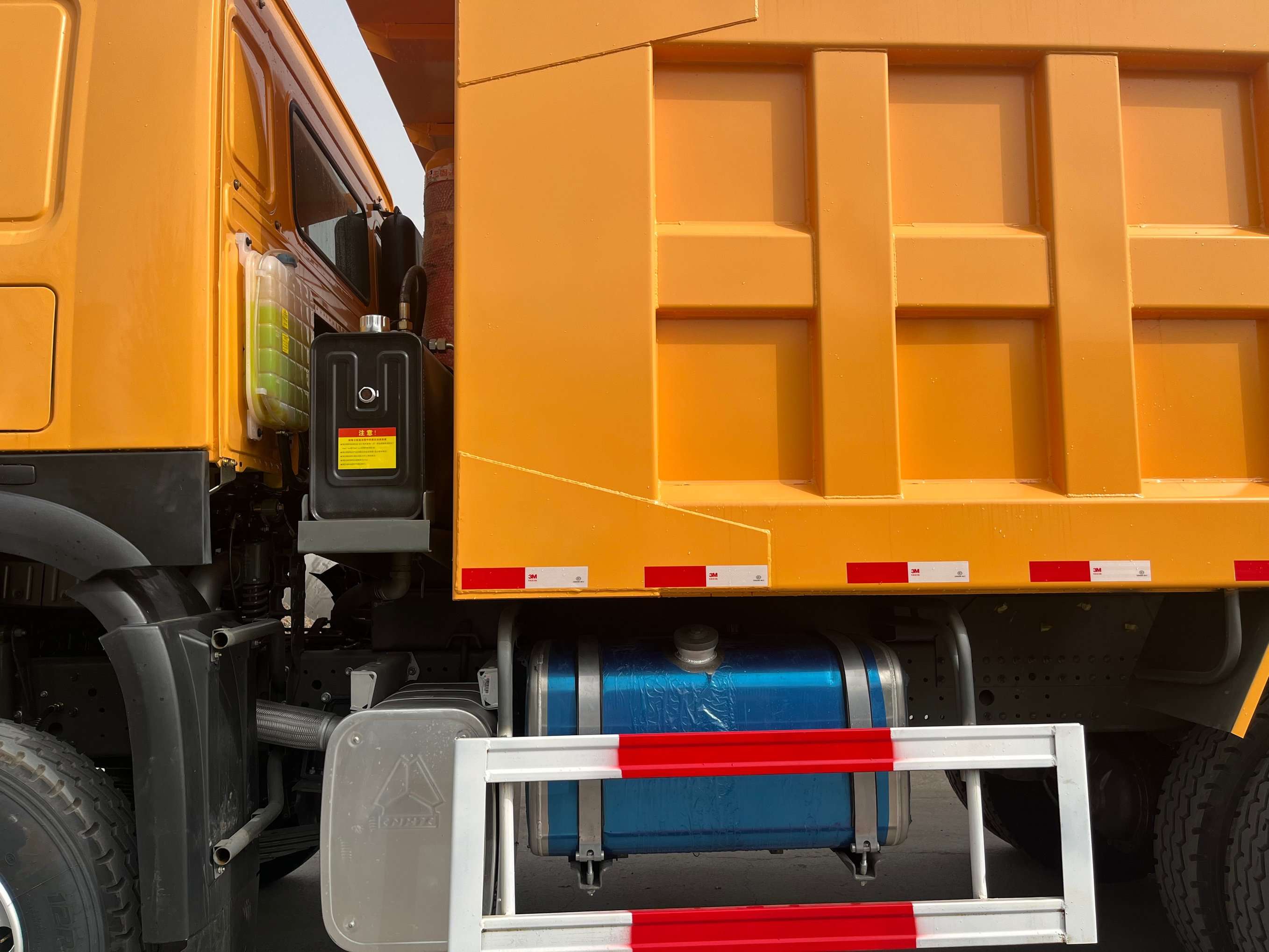 грузовик howo 6x4 в наличии