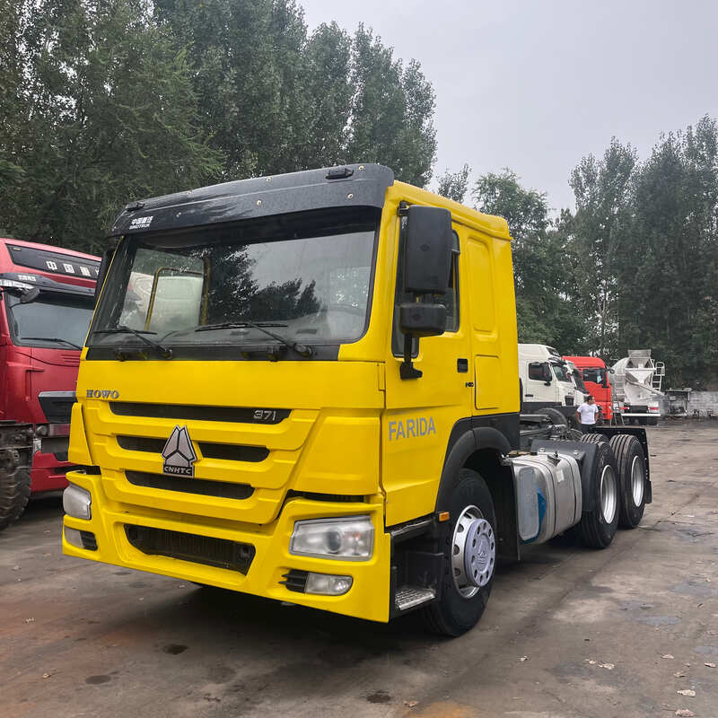 Sinotruck Howo 6*4 Traktor.jpg