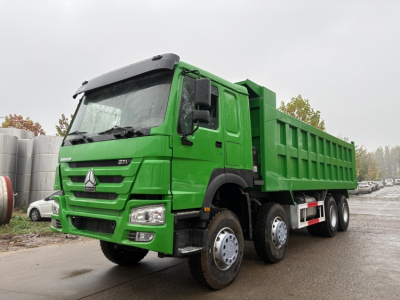 How Many Tons Does a Dump Truck Hold?