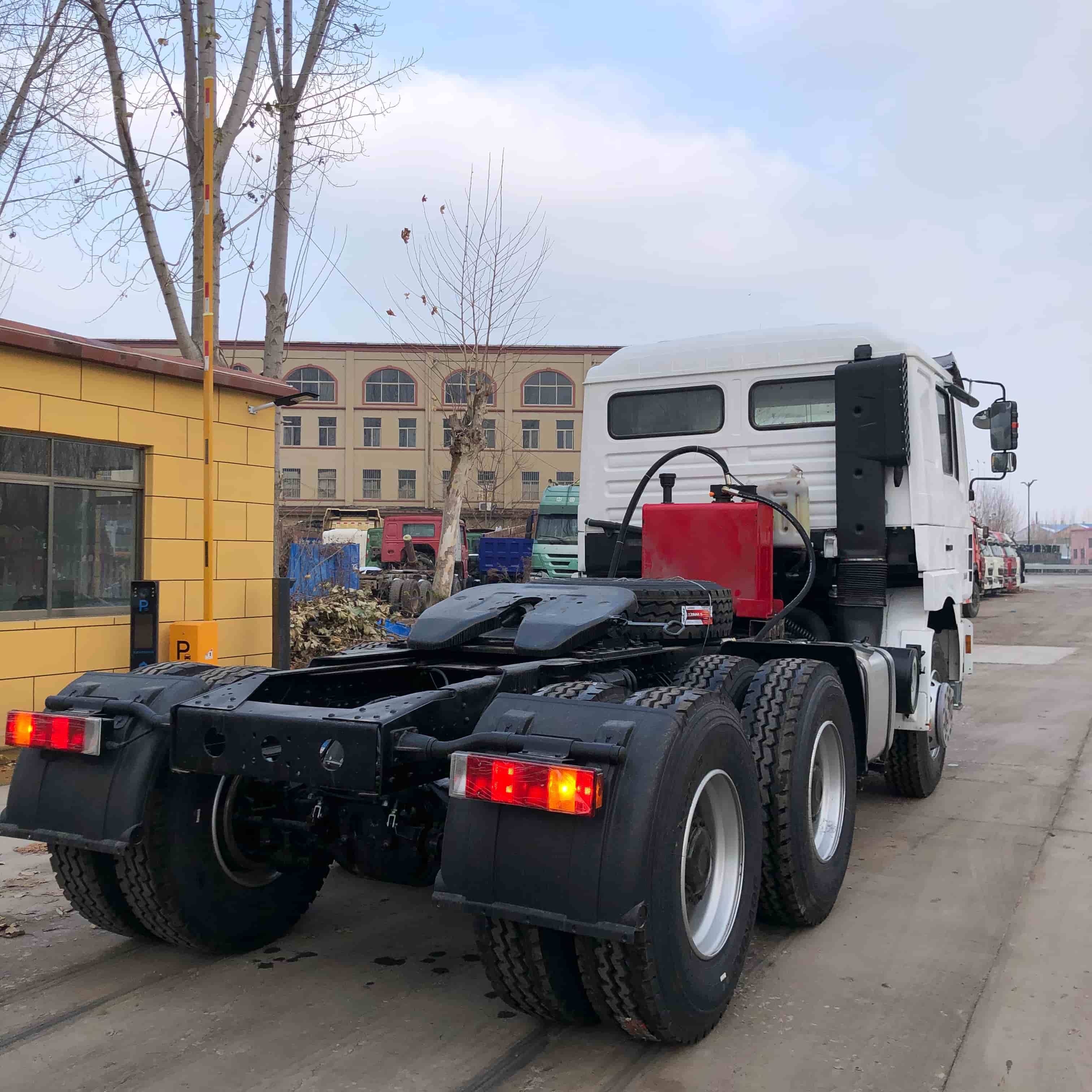 شاحنة مستعملة شكمان F3000