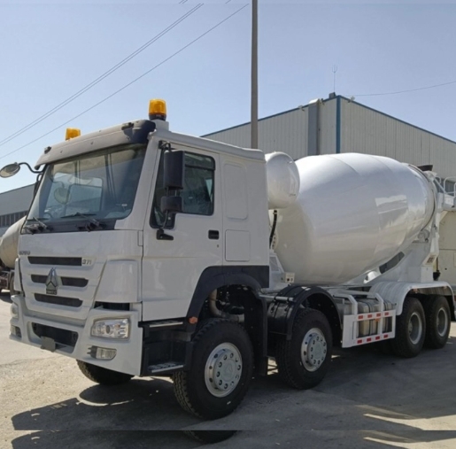 HOWO 8X4 Mixer Truck